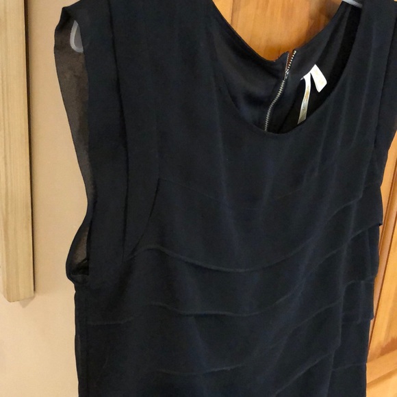 Sleeveless blouse - Picture 3 of 8